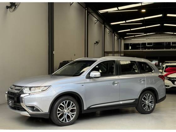 MITSUBISHI OUTLANDER 3.0 GT 4X4 V6 24V GASOLINA 4P AUTOMÁTICO